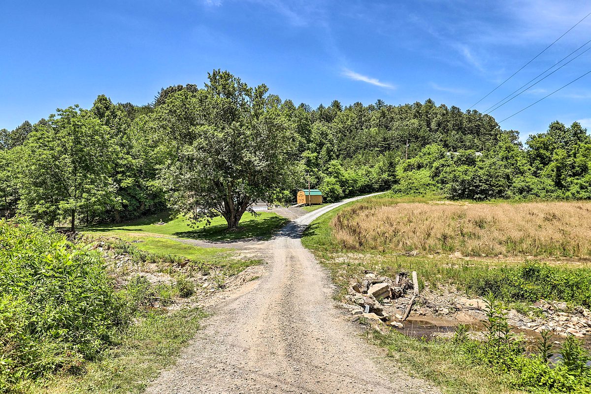 Natural surroundings at Hypnowisdom mountain retreat