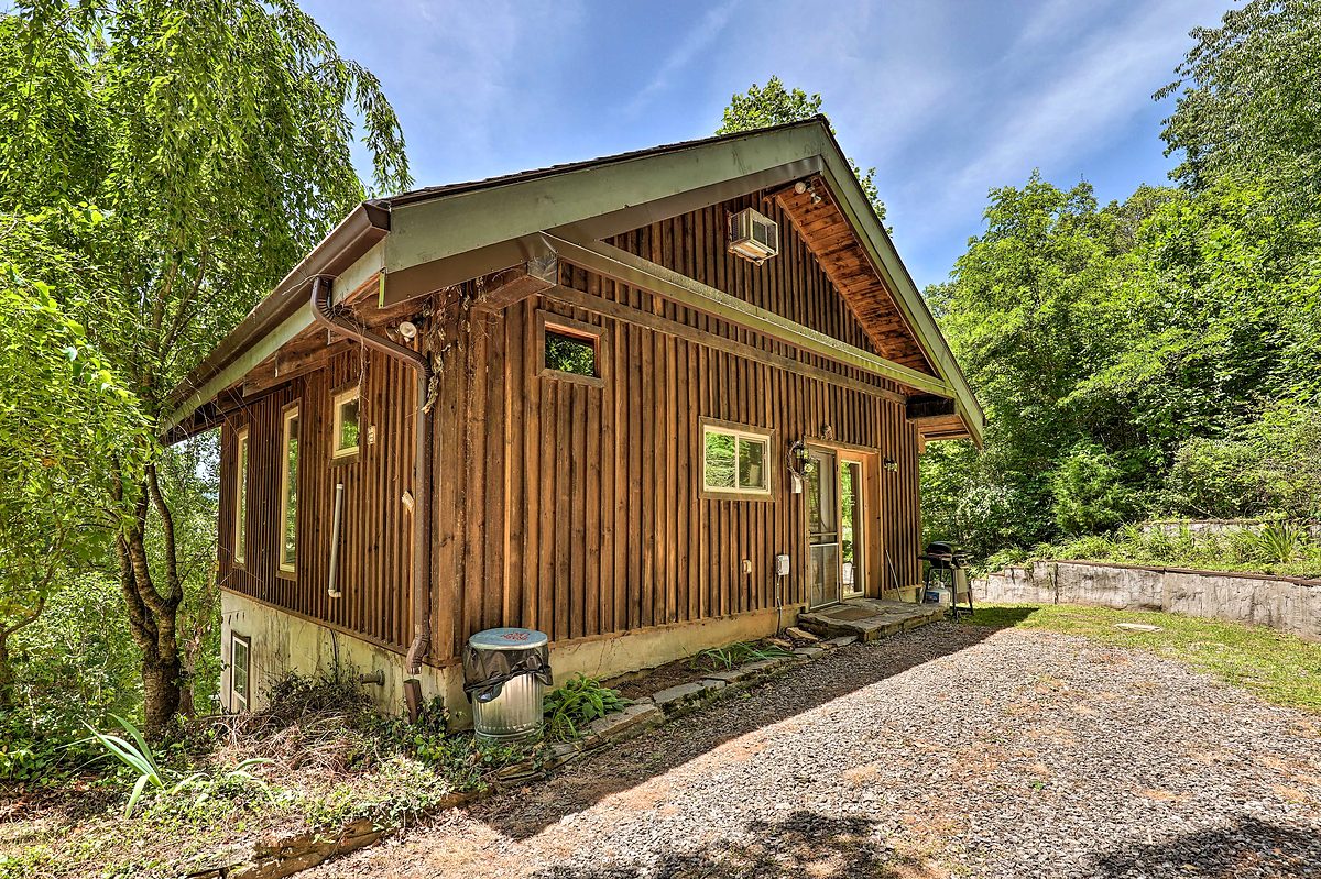 Property features at Hypnowisdom mountain retreat