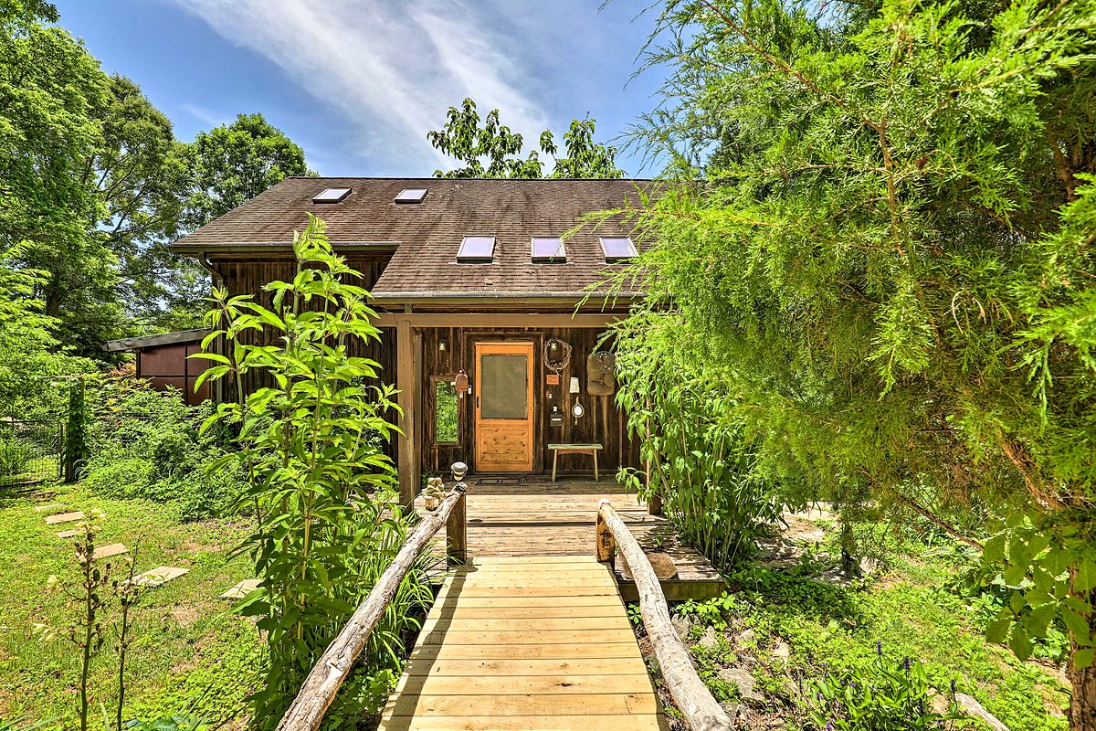 Hypnowisdom retreat property - aerial perspective