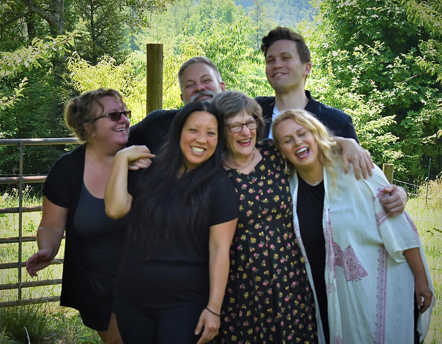 Hypnosis training graduates celebrating at Hypnowisdom NC retreat
