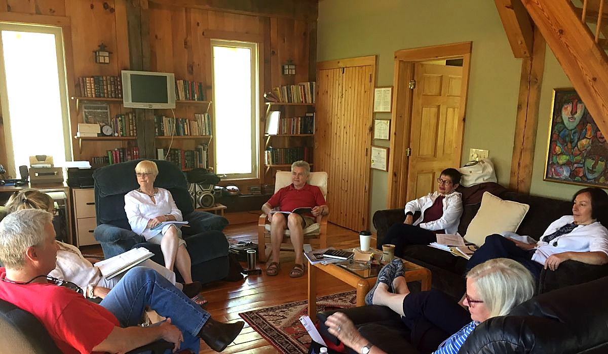 Hypnosis certification class seated indoors - Hypnowisdom